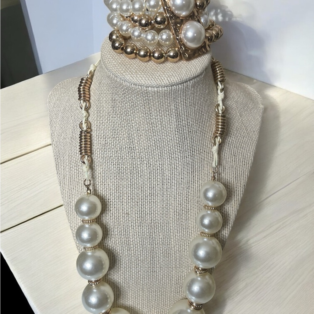 Duo: Cream/Gold Pearl Necklace & 3-Strand bracelet